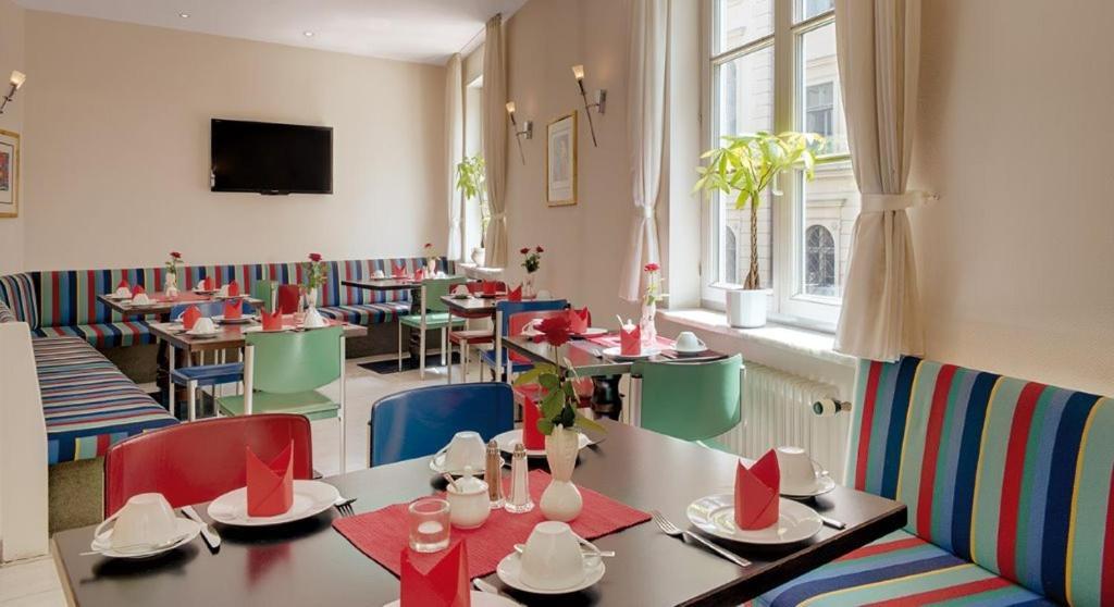 Hotel Am Rathaus اوغسبورغ المظهر الخارجي الصورة
