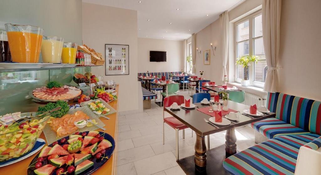 Hotel Am Rathaus اوغسبورغ المظهر الخارجي الصورة
