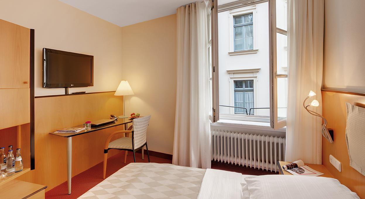 Hotel Am Rathaus اوغسبورغ المظهر الخارجي الصورة